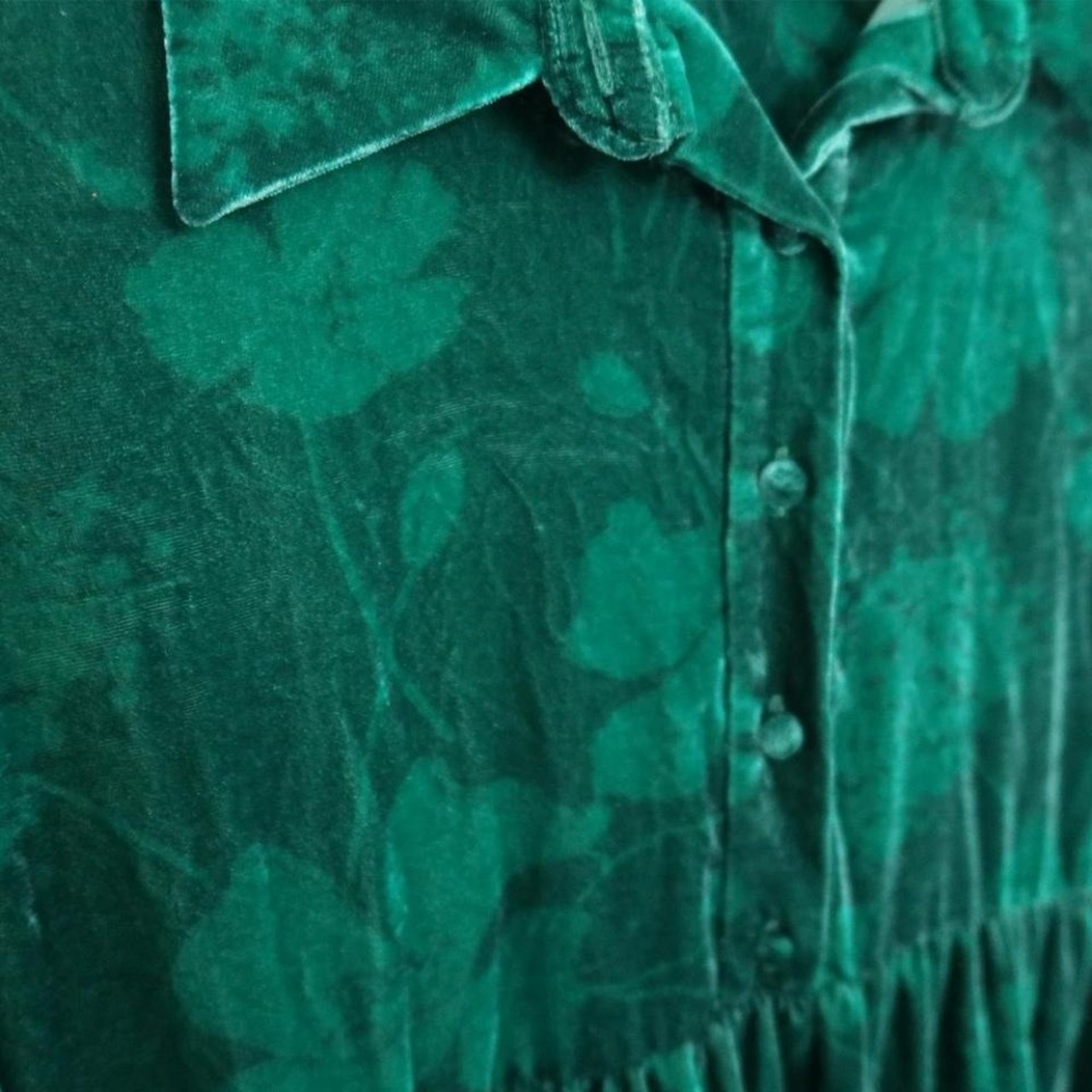 Green velvet Anthropologie‎ Maeve dress #greenvelvet with buttons - Picture 3 of 7
